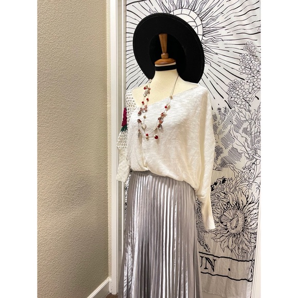 π Beautiful rose shoulder knit top - Picture 13 of 14